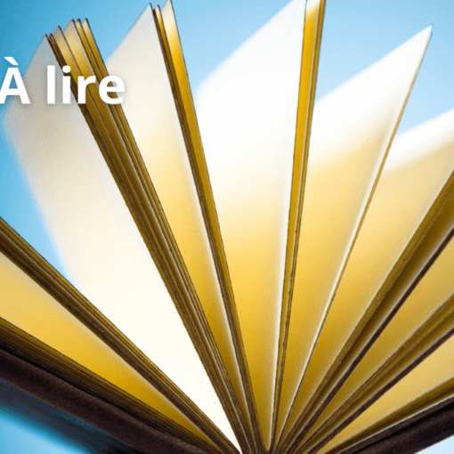 Vignette avec la mention : À lire. Photo d'un livre ouvert.