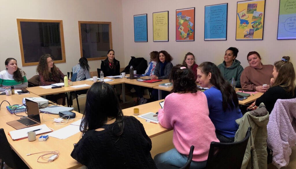 Réunion lors d'une formation à la fondation Olga Spitzer.