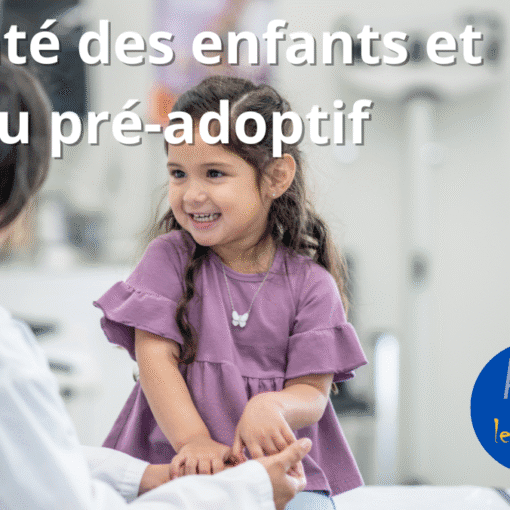 Petite fille en consultation chez le médecin.